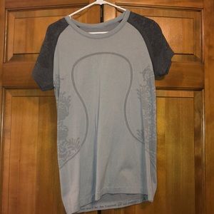 Lululemon tshirt